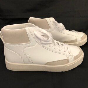 No Boundaries Women’s Casual High Top Sneakers - Size 7
